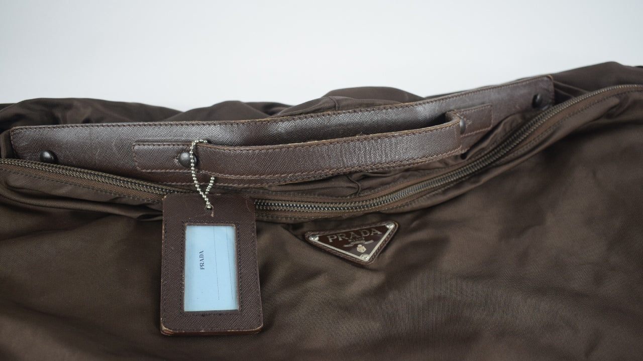 Prada Kleidersack in braun
