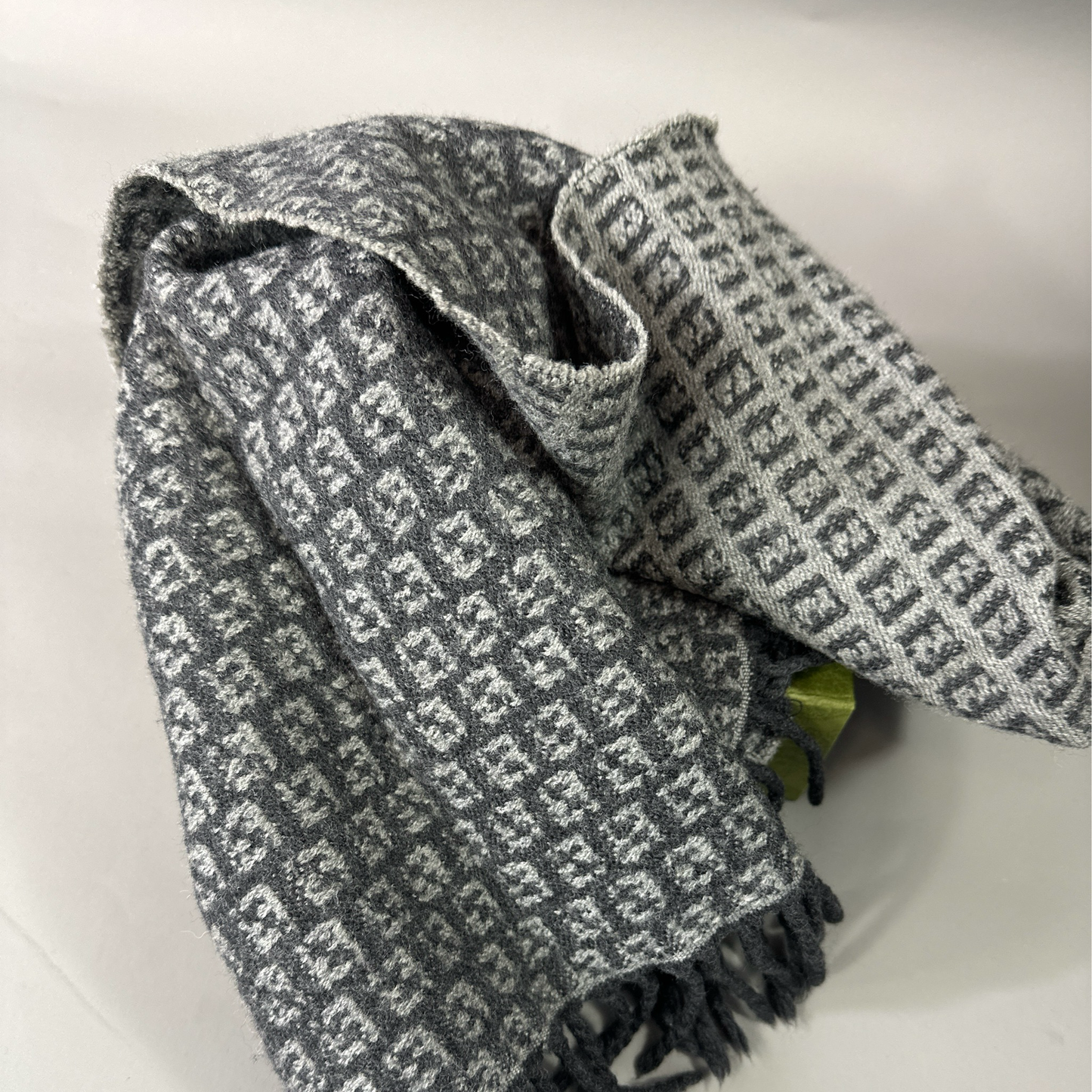Fendi Monogramm Schal aus Wolle