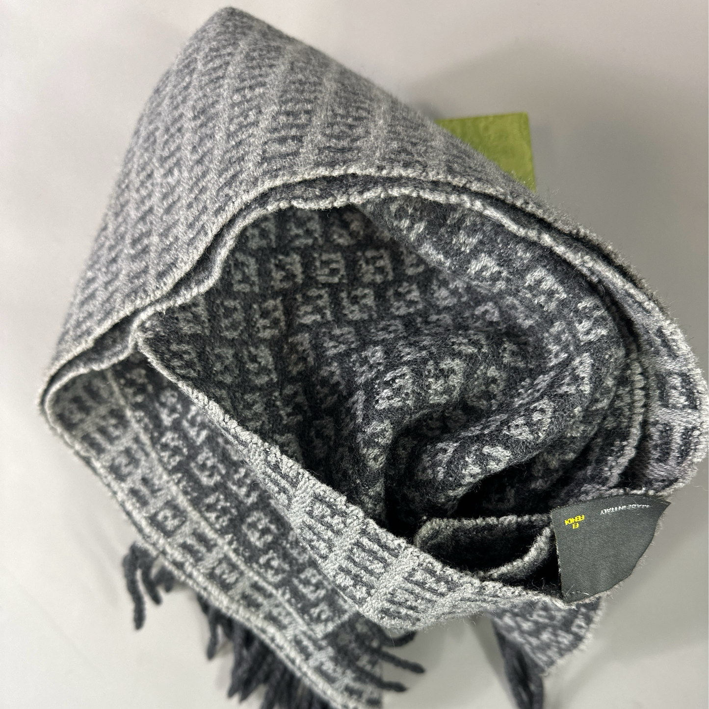 Fendi Monogramm Schal aus Wolle