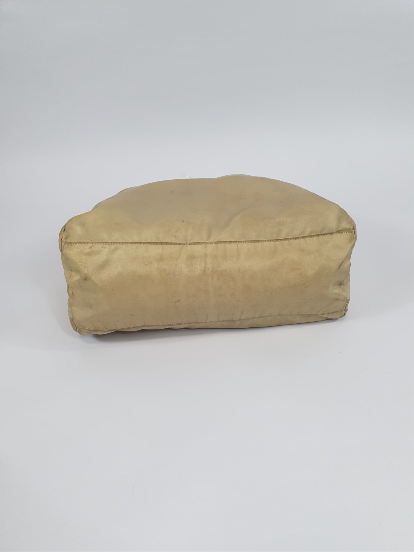 Prada Handtasche aus Nylon Beige