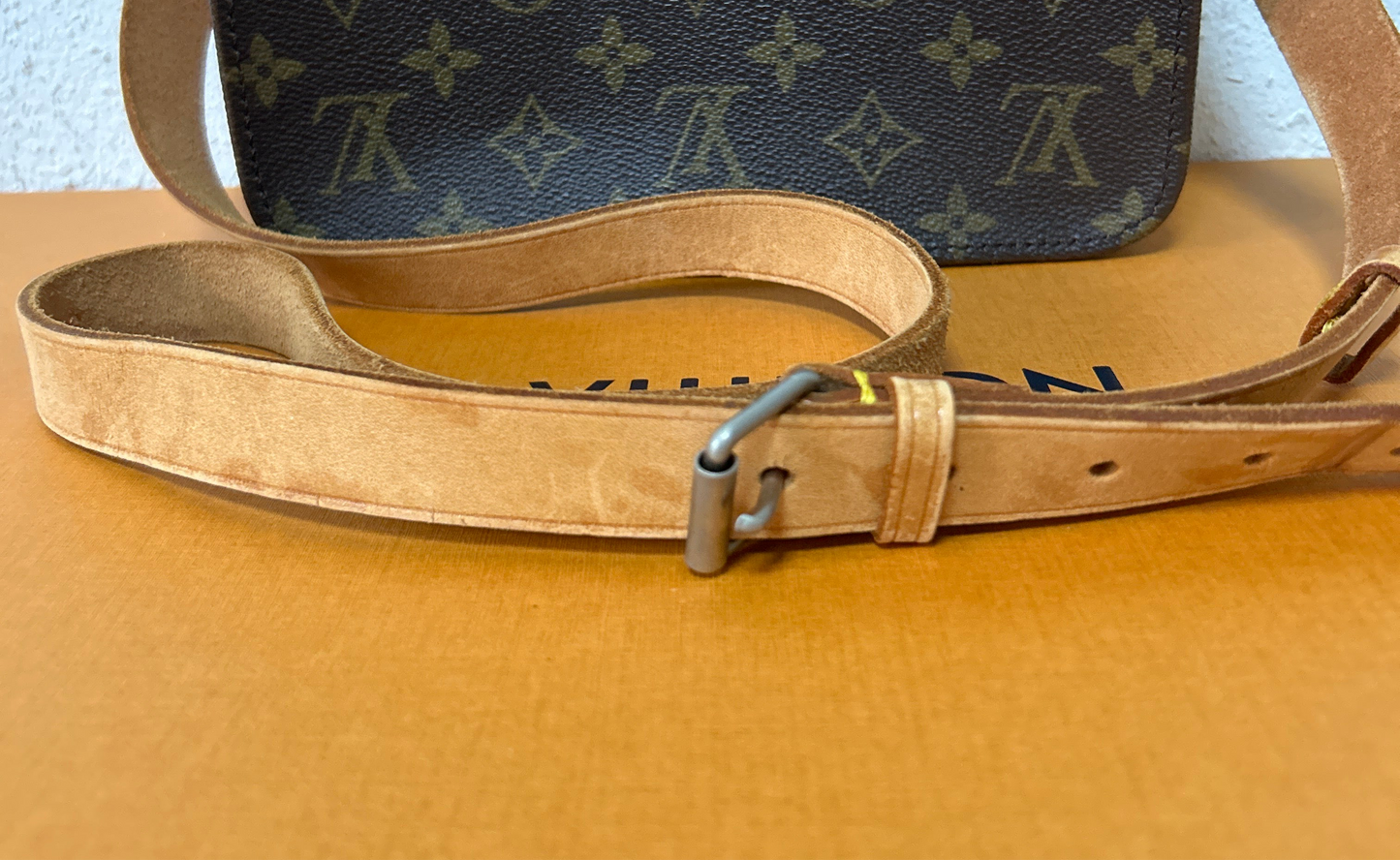 Louis Vuitton Cartouchiere PM Umhängetasche aus Canvas