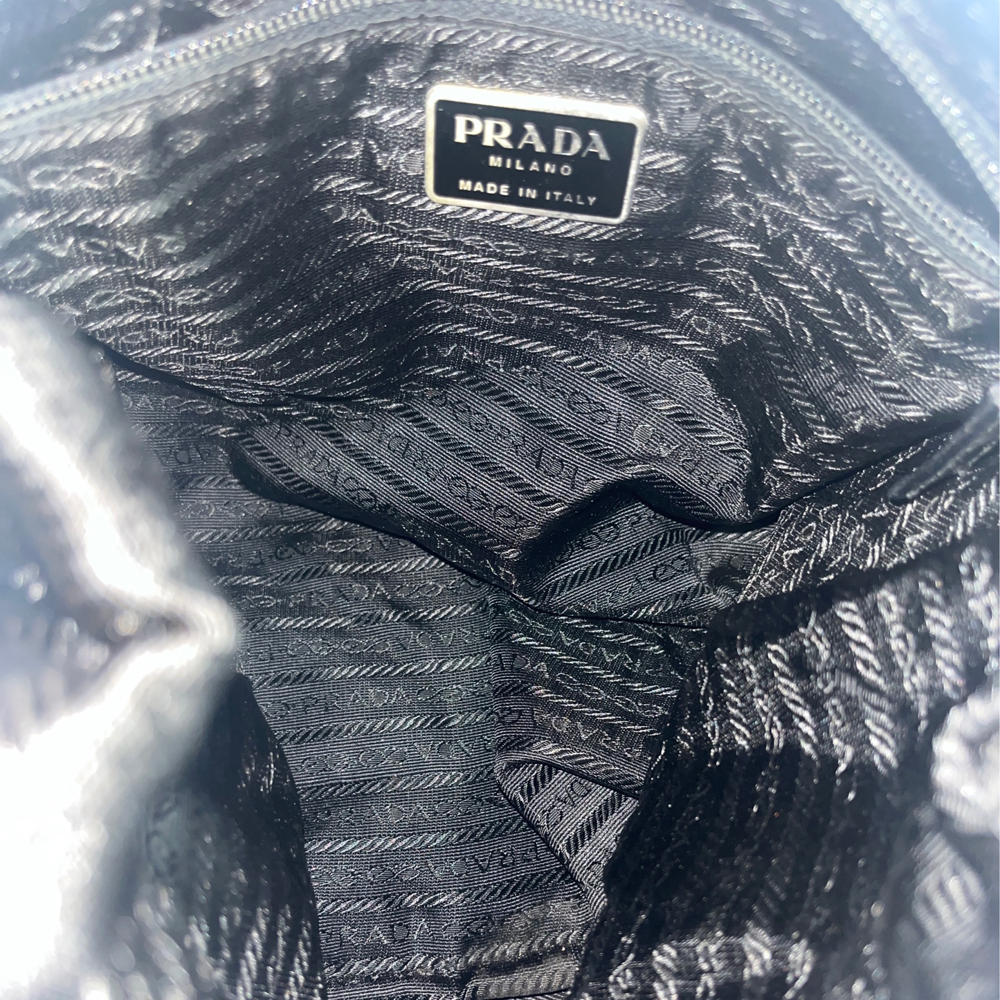Prada Hand-Schultertasche in schwarz