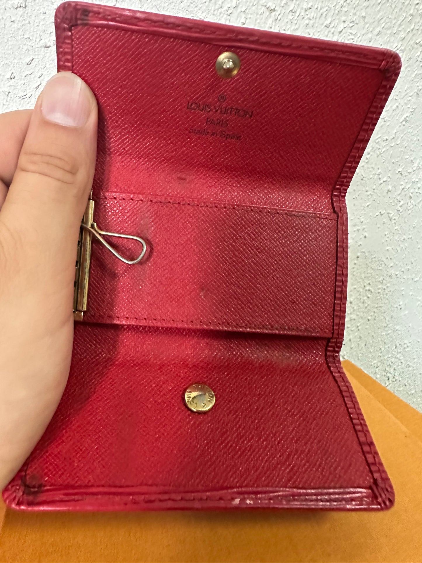 Louis Vuitton Schlüsseletui Epi Leder rot