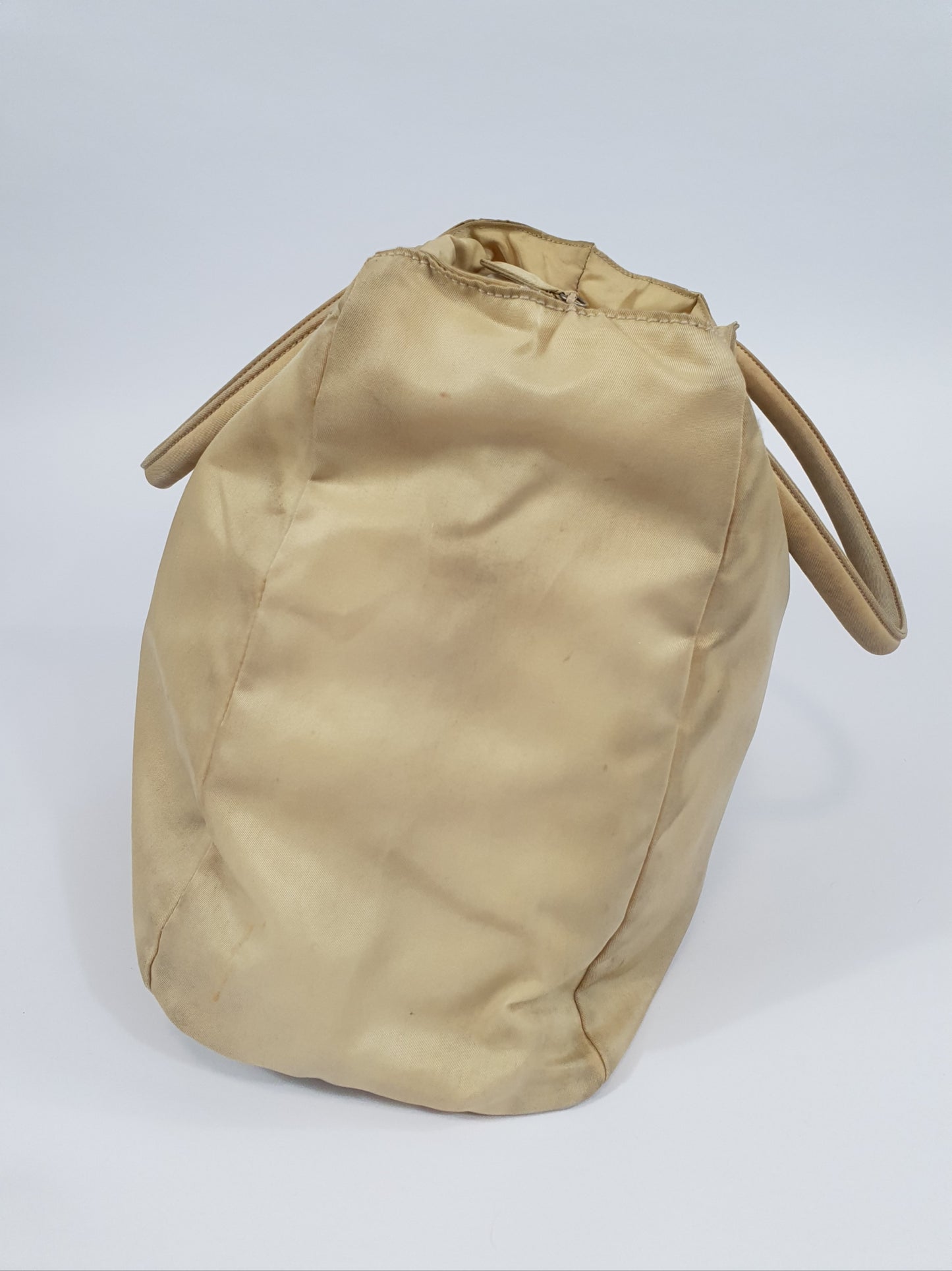 Prada Handtasche aus Nylon Beige