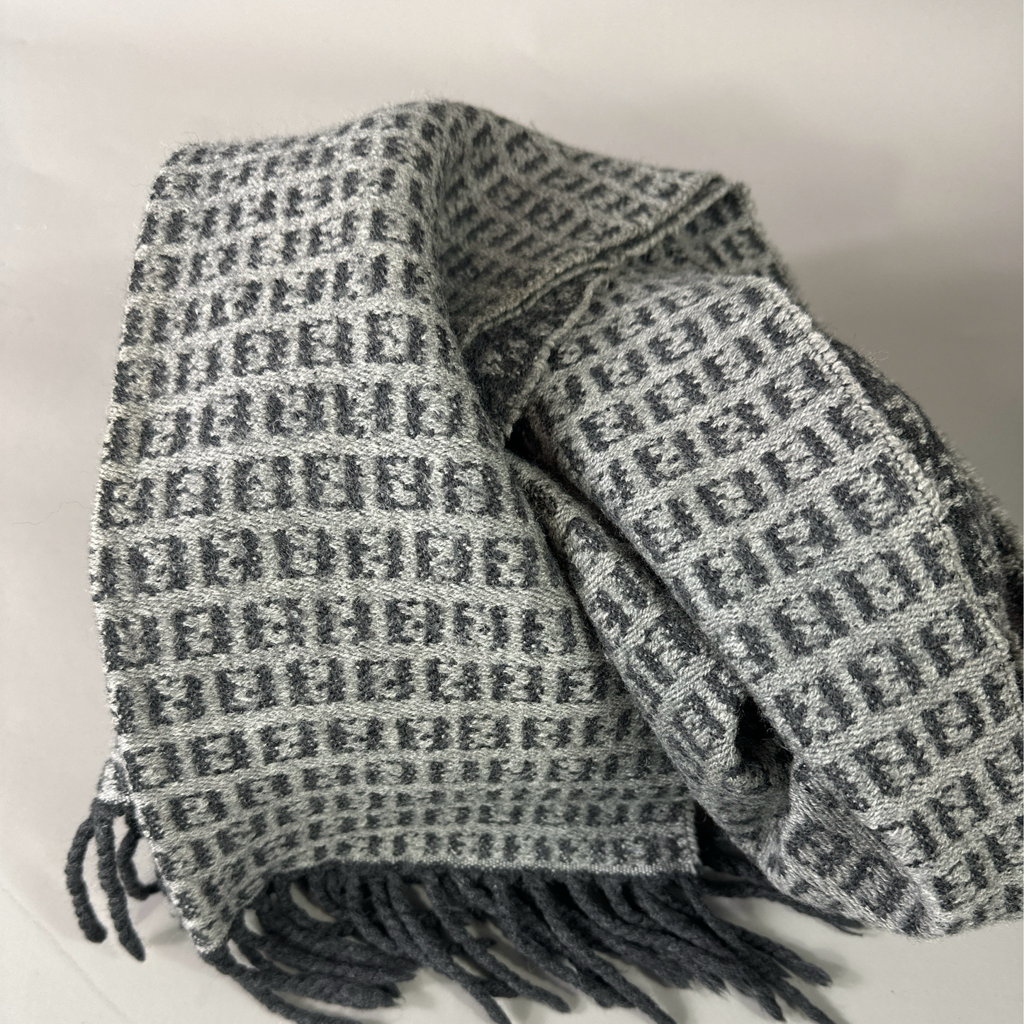 Fendi Monogramm Schal aus Wolle