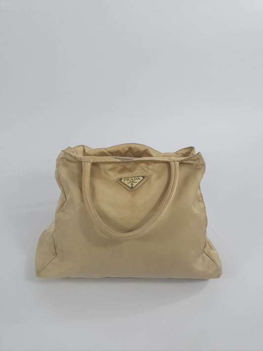 Prada Handtasche aus Nylon Beige